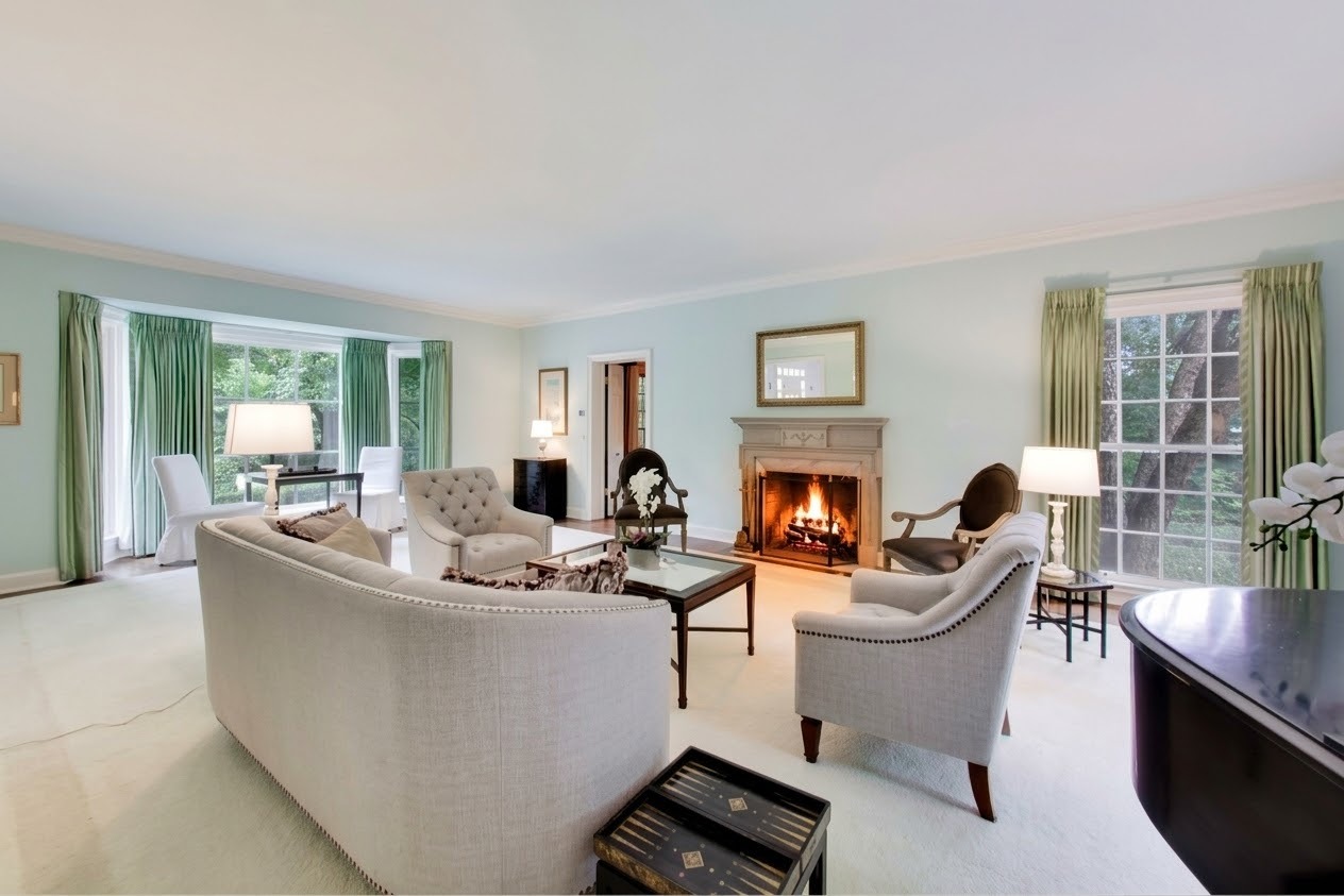 197 N Green Bay Road