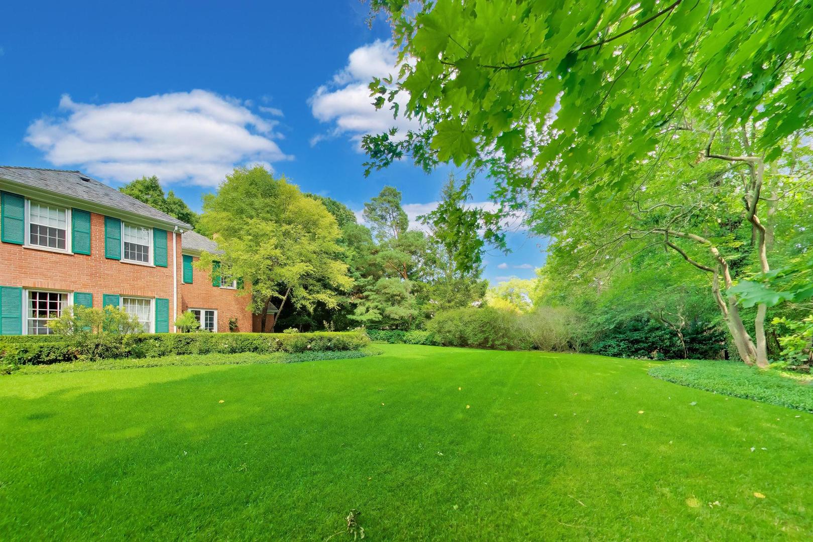 197 N Green Bay Road