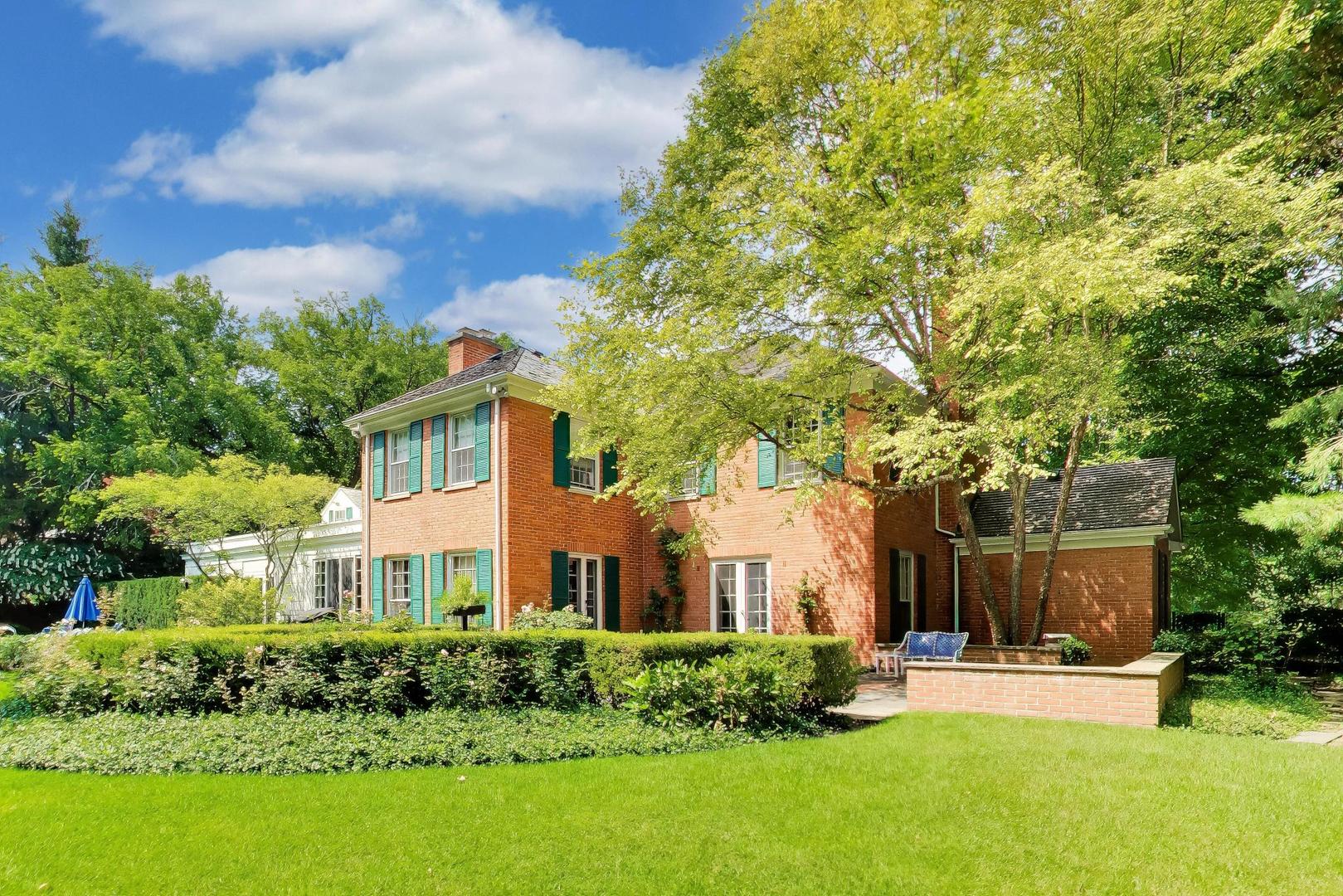 197 N Green Bay Road