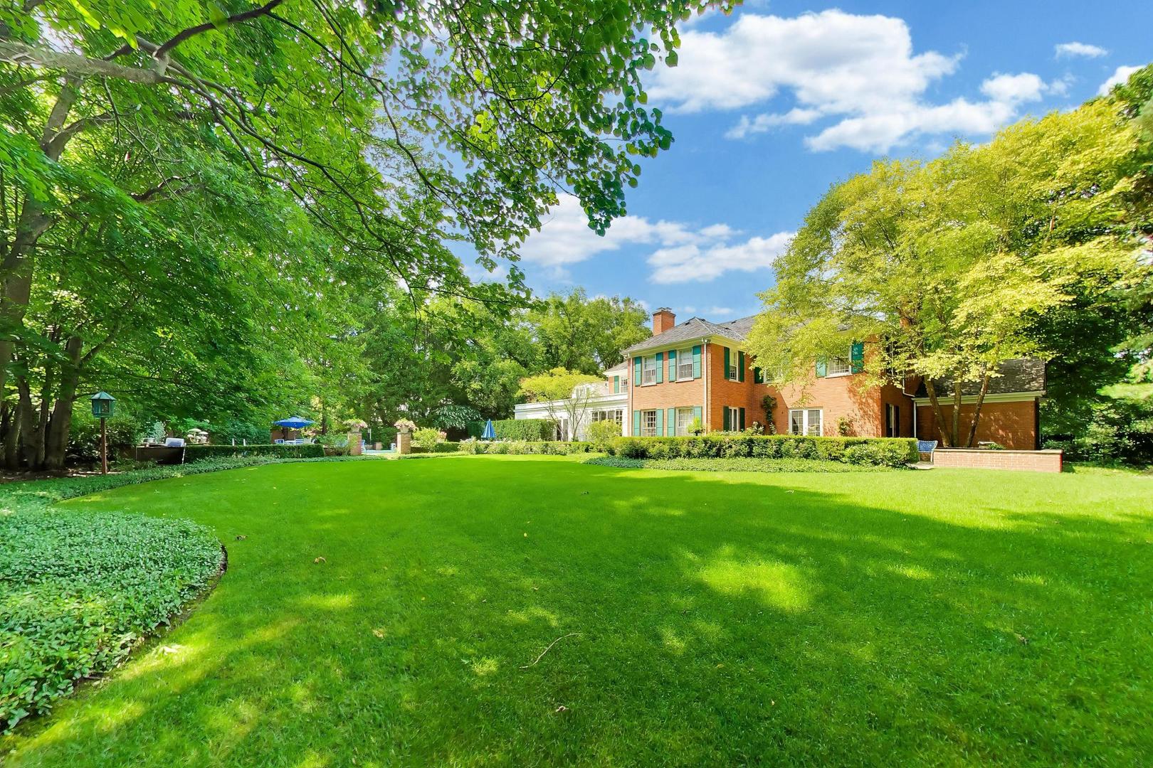 197 N Green Bay Road