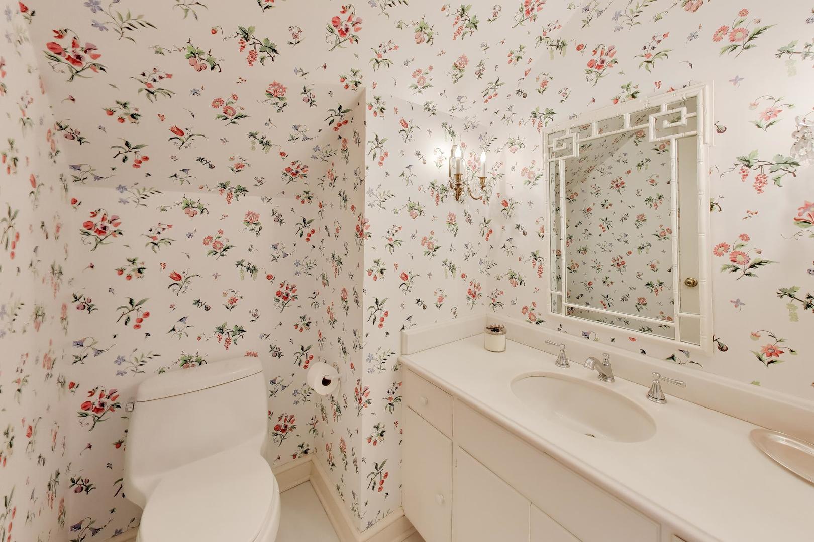 197 N Green Bay Road
