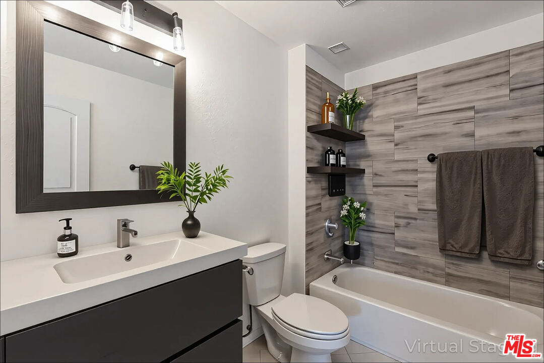 2020 W 23rd St Unit: 18