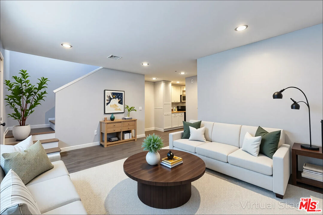 2020 W 23rd St Unit: 18
