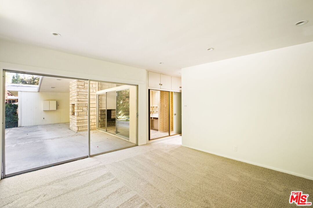 820 Leonard Rd