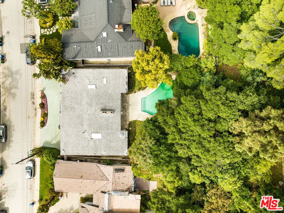 820 Leonard Rd