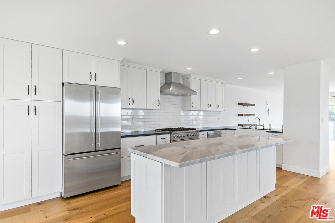 1884 Del Mar Ave