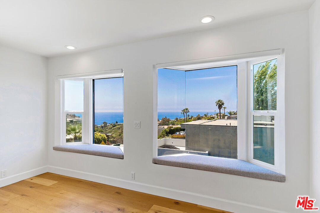 1884 Del Mar Ave