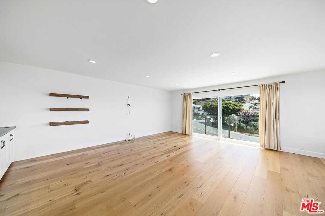 1884 Del Mar Ave