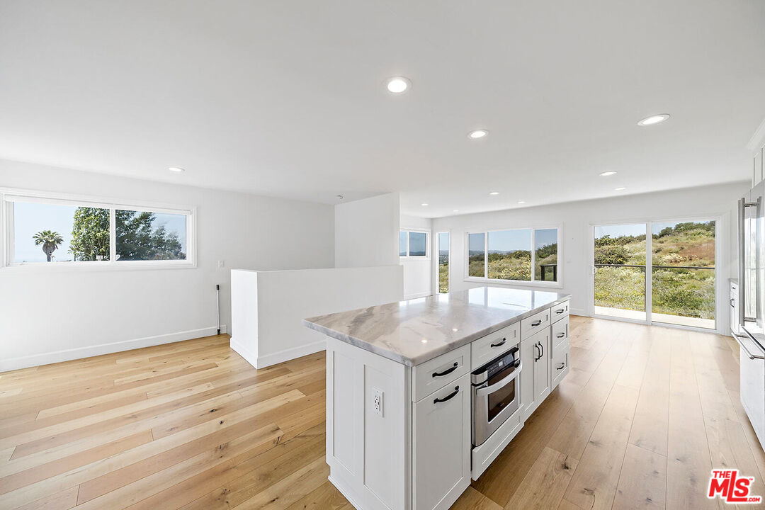 1884 Del Mar Ave