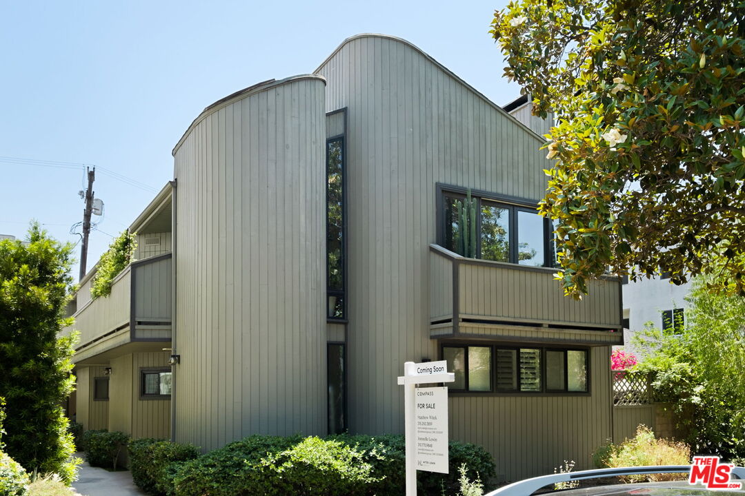4336 Babcock Ave Unit: 103