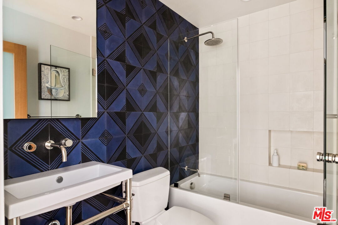 4336 Babcock Ave Unit: 103