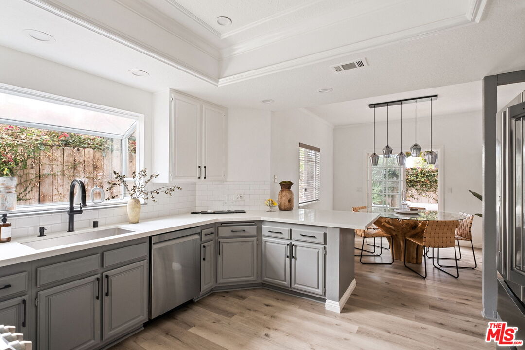 340 E 20th St Unit: A1