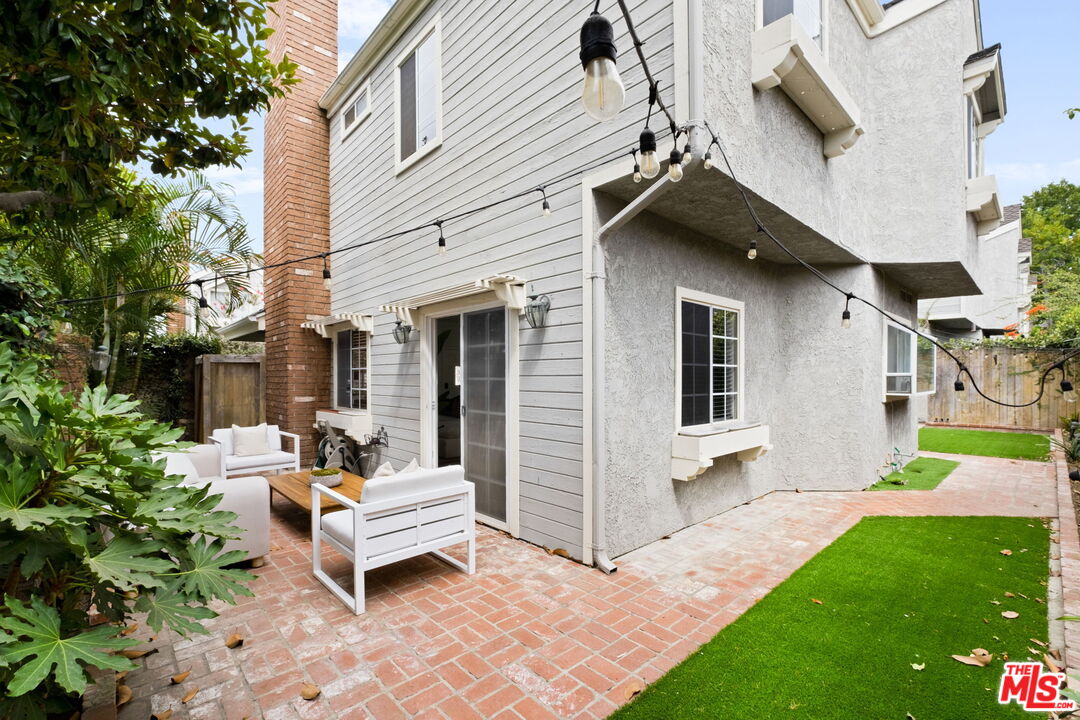 340 E 20th St Unit: A1