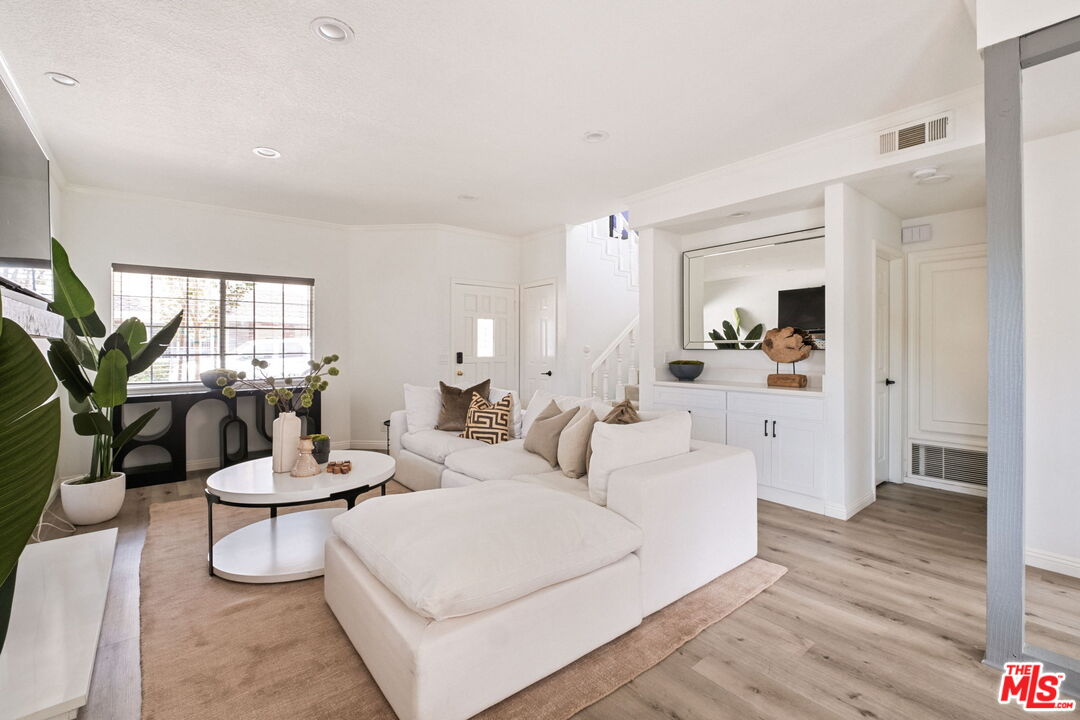 340 E 20th St Unit: A1