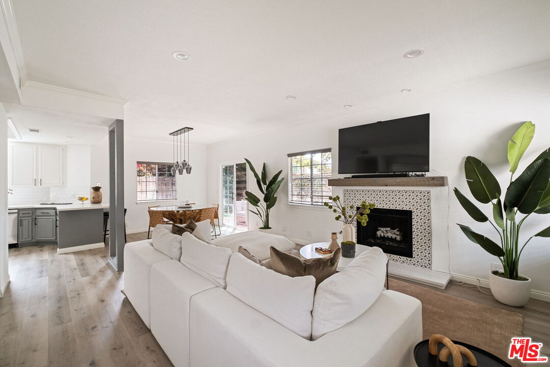 340 E 20th St Unit: A1