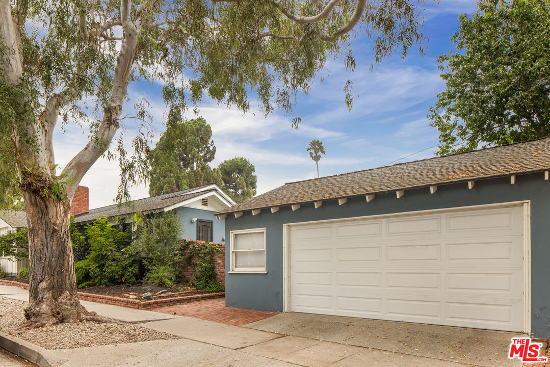 8258 Billowvista Dr