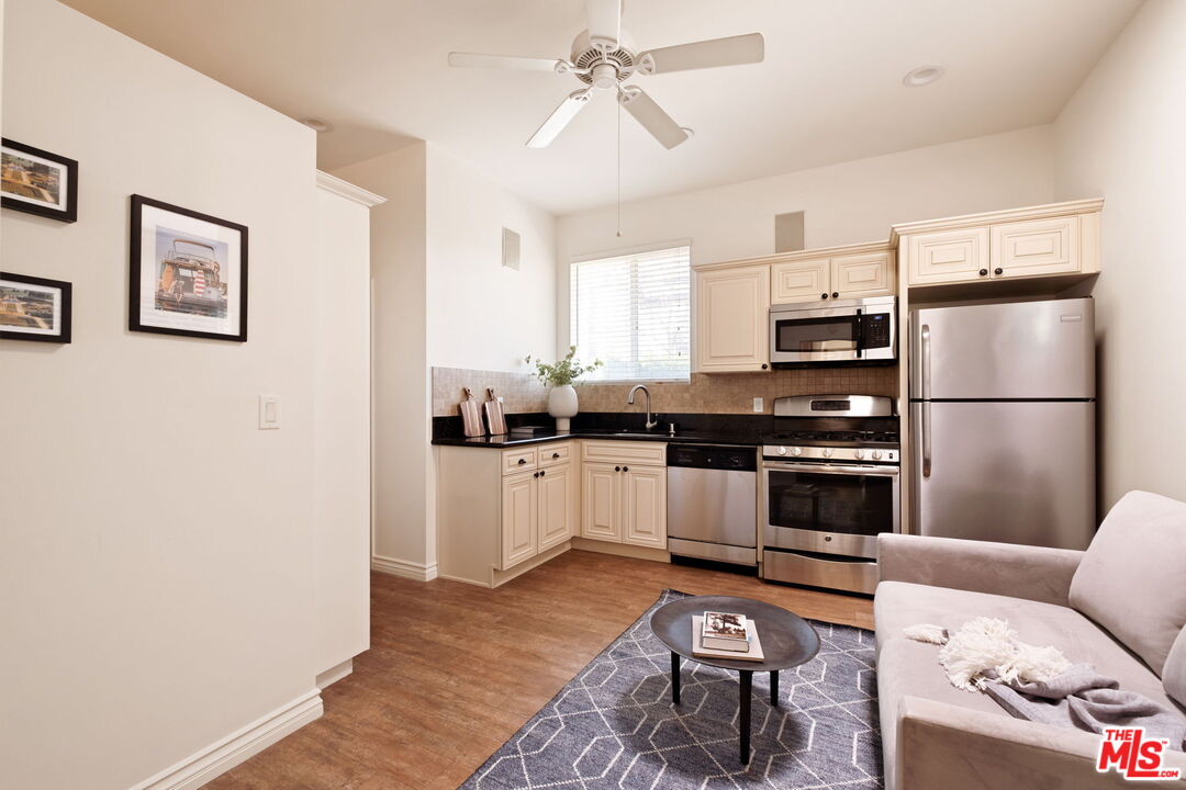 5446 Tyrone Ave