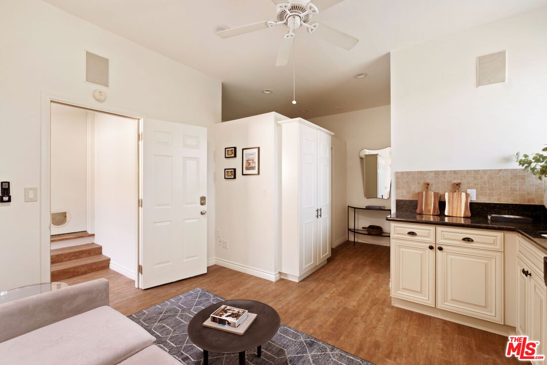 5446 Tyrone Ave