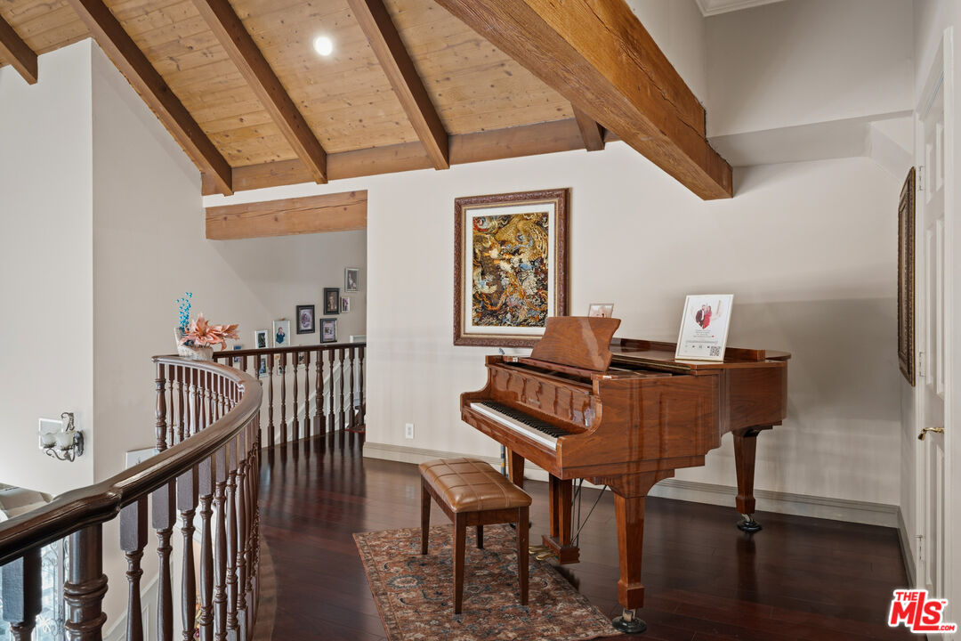 1663 Vista Dr