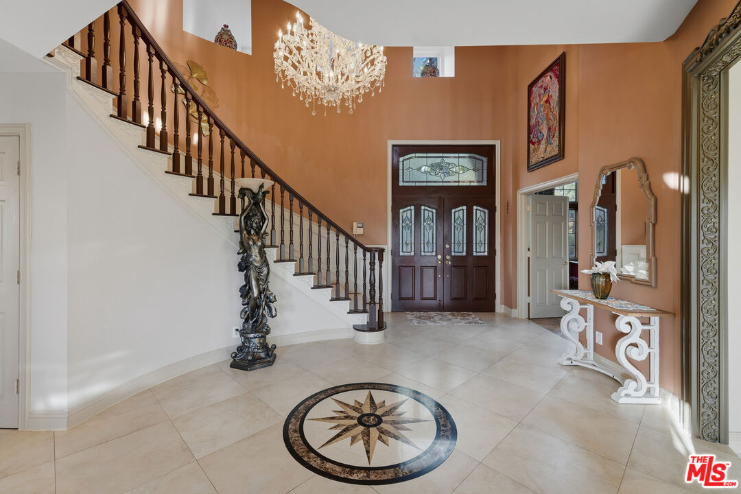1663 Vista Dr