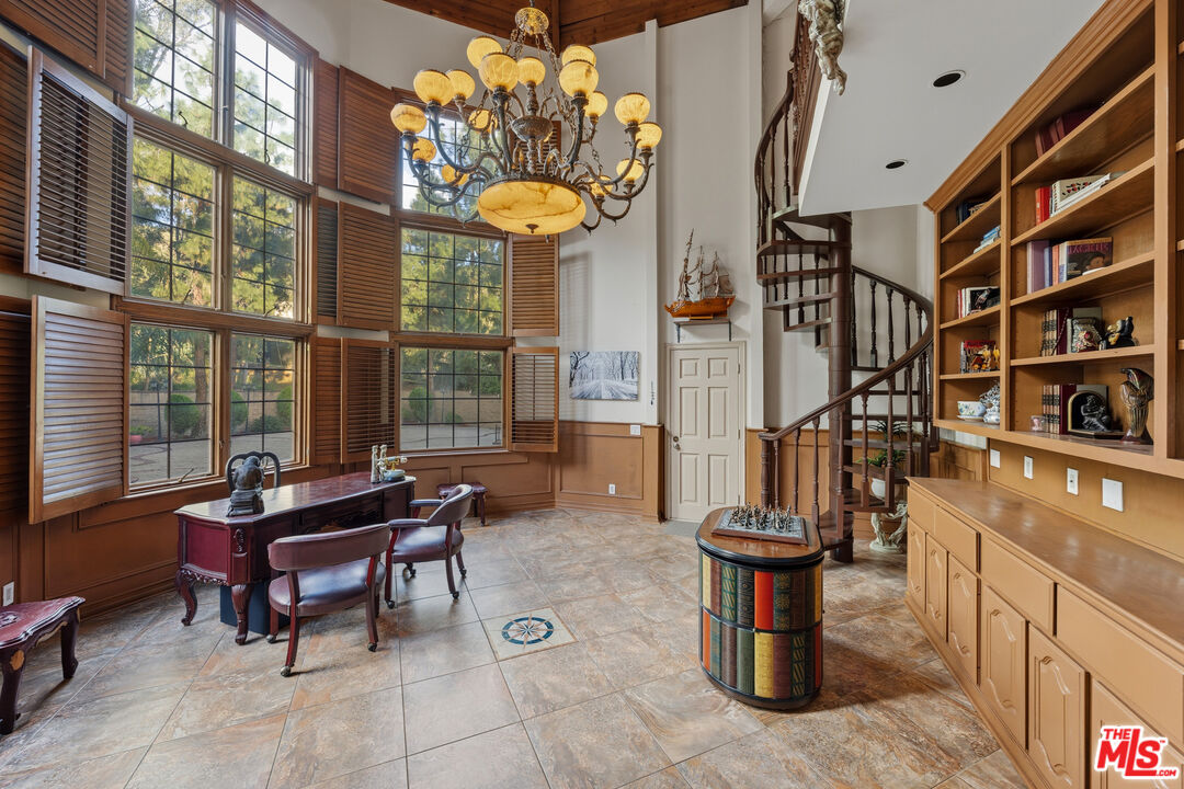 1663 Vista Dr