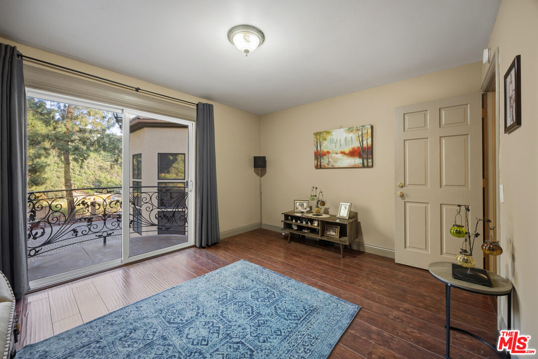 1663 Vista Dr