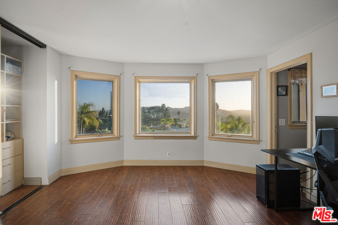 1663 Vista Dr