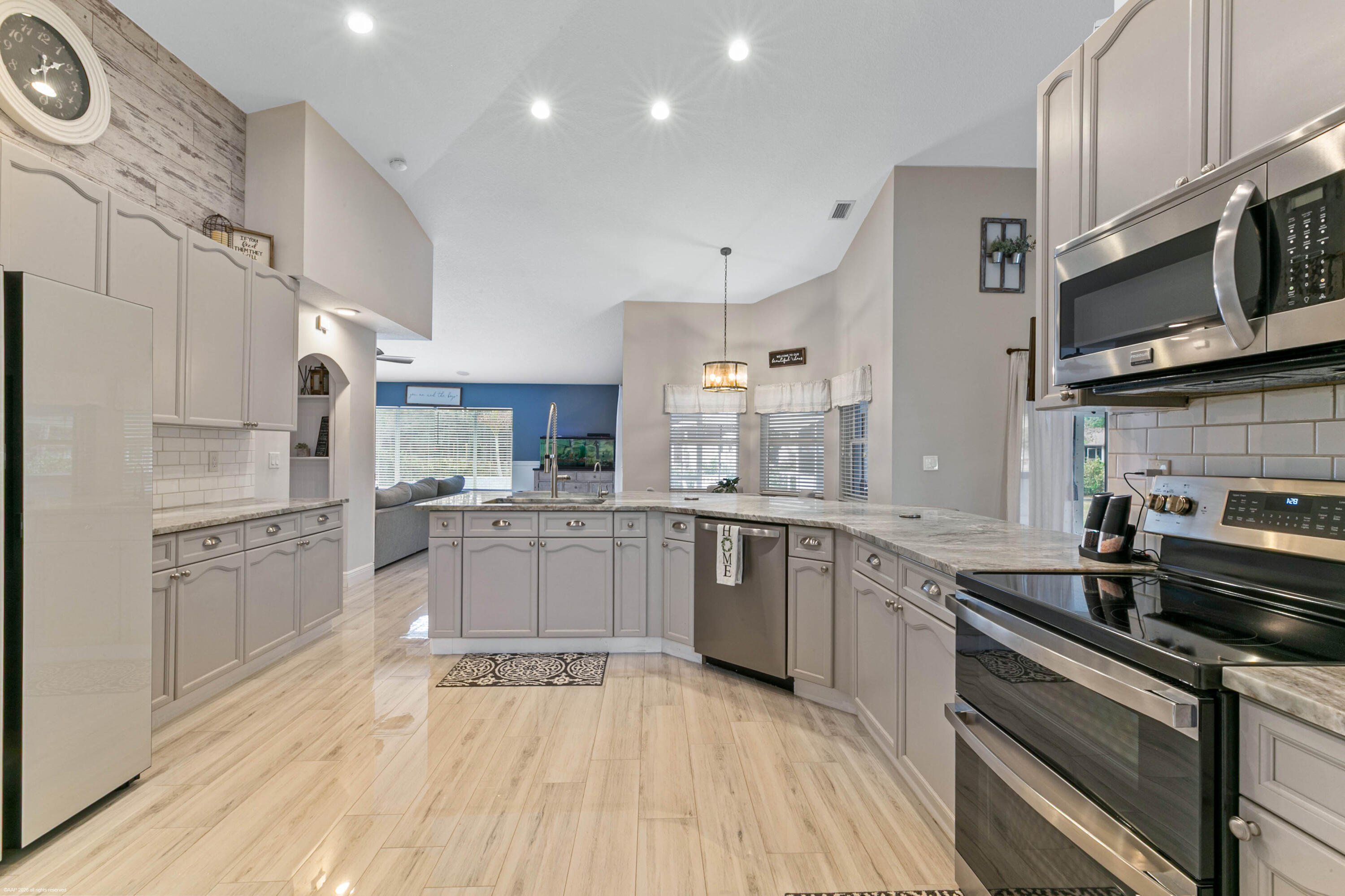 17290 33rd Road N