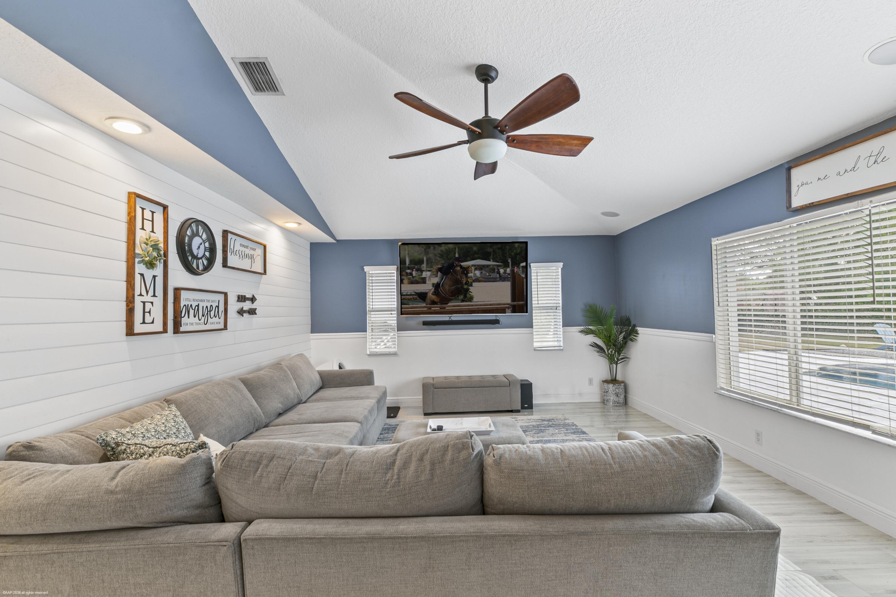 17290 33rd Road N