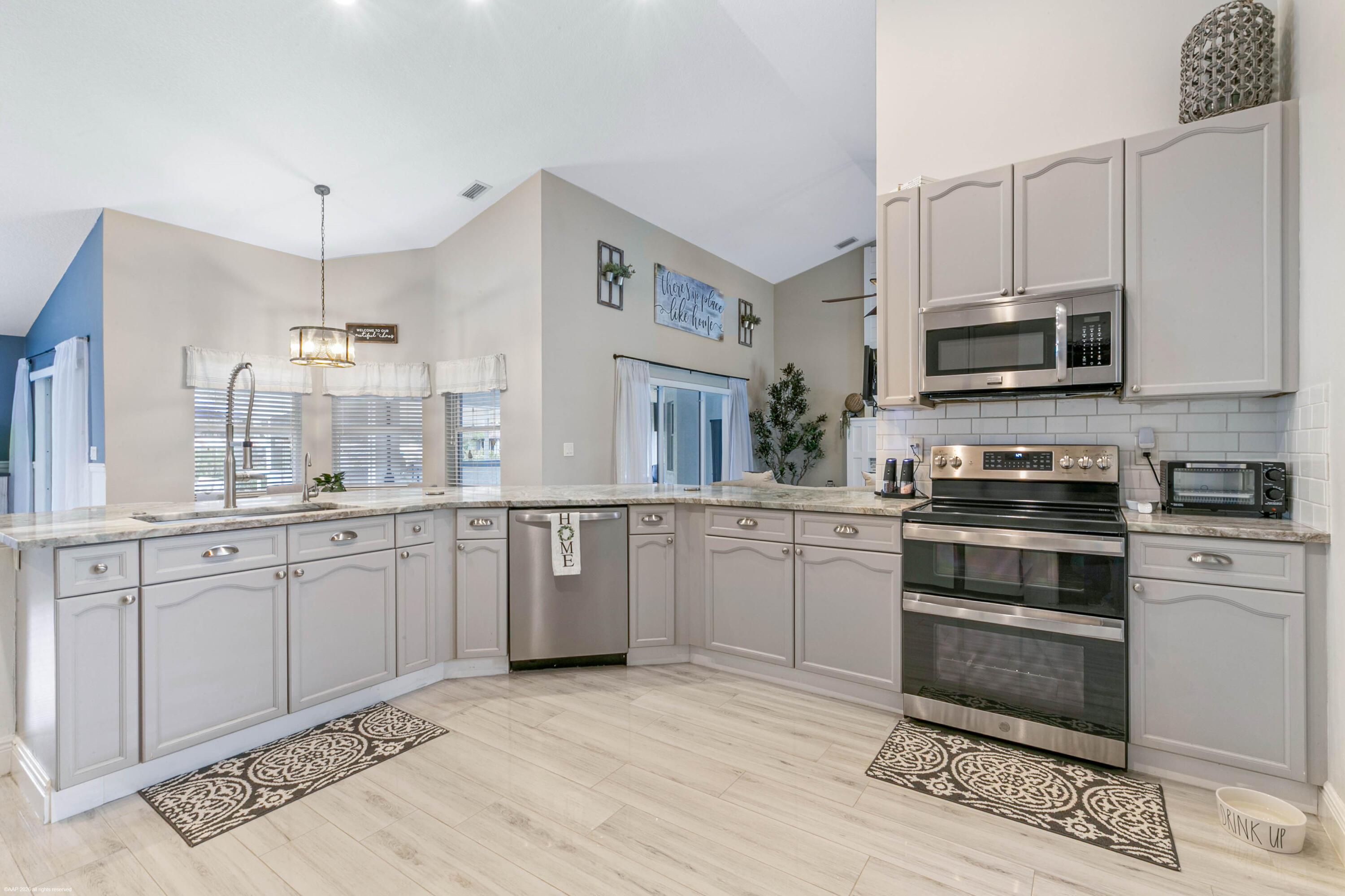 17290 33rd Road N