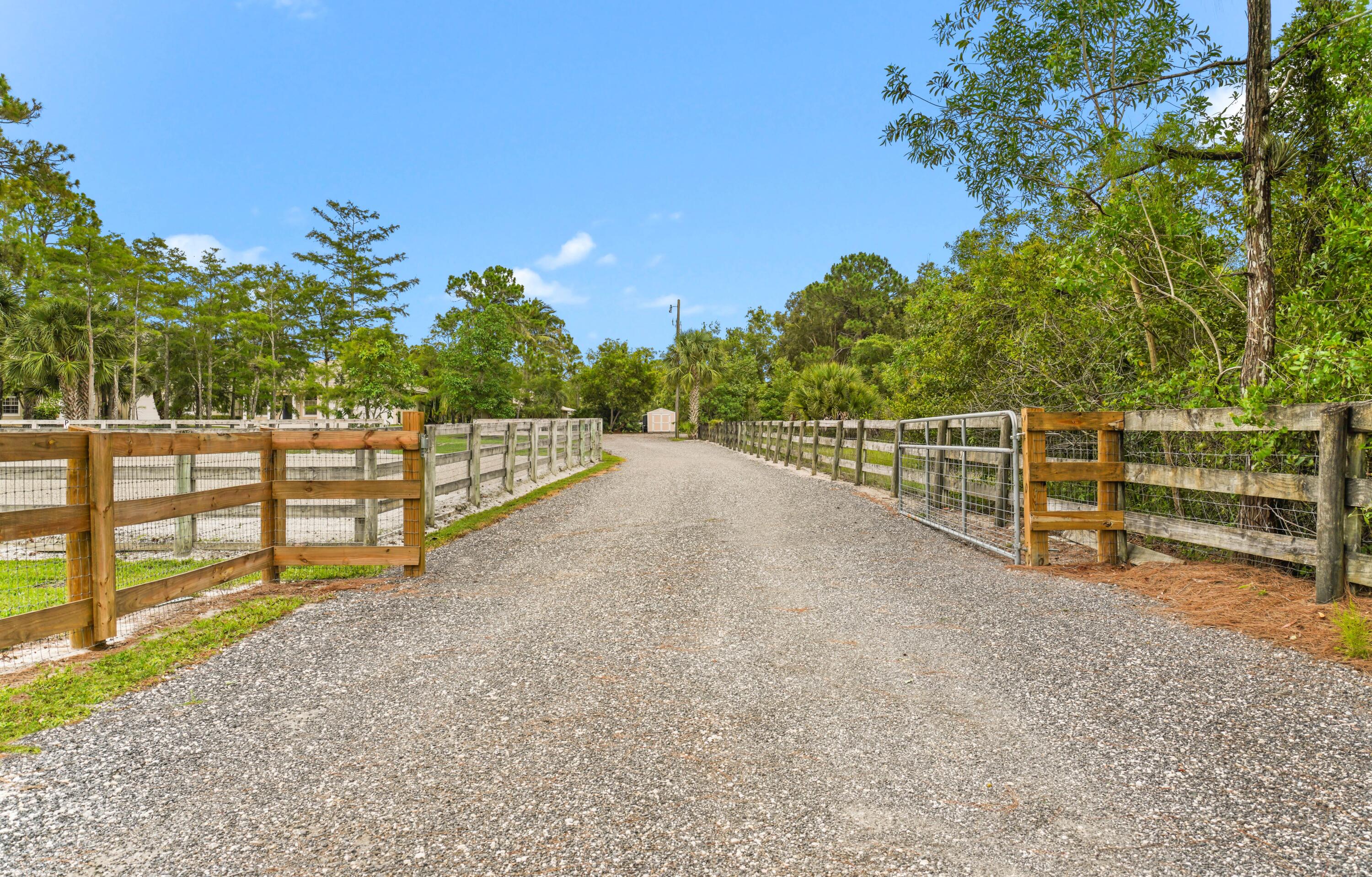 2560 Buck Ridge Trail