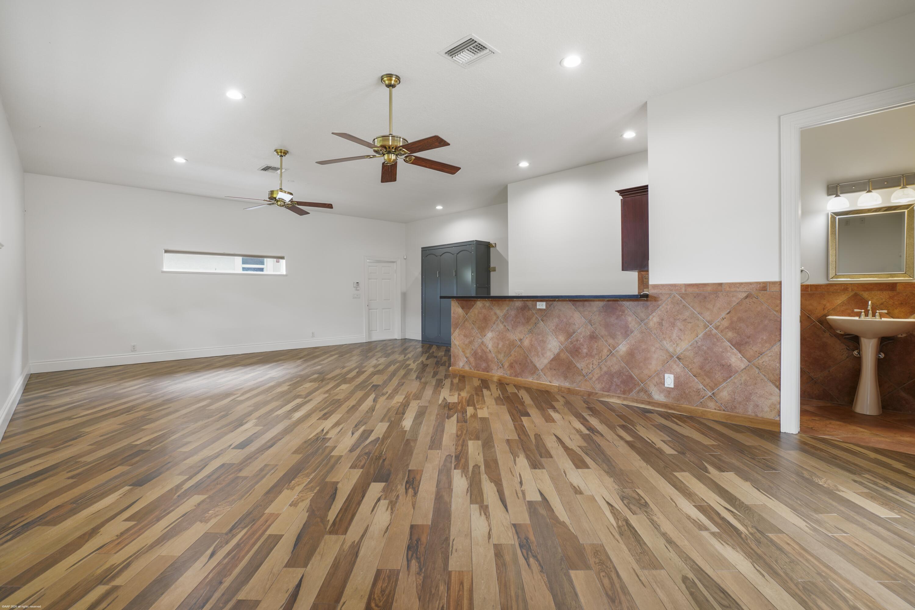 2560 Buck Ridge Trail