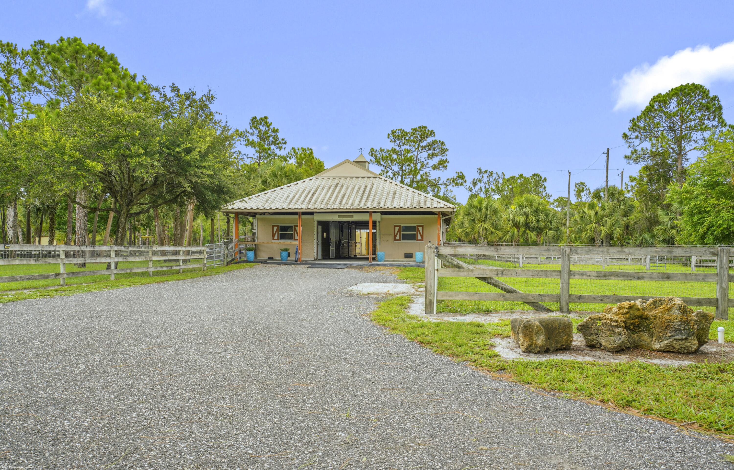 2560 Buck Ridge Trail