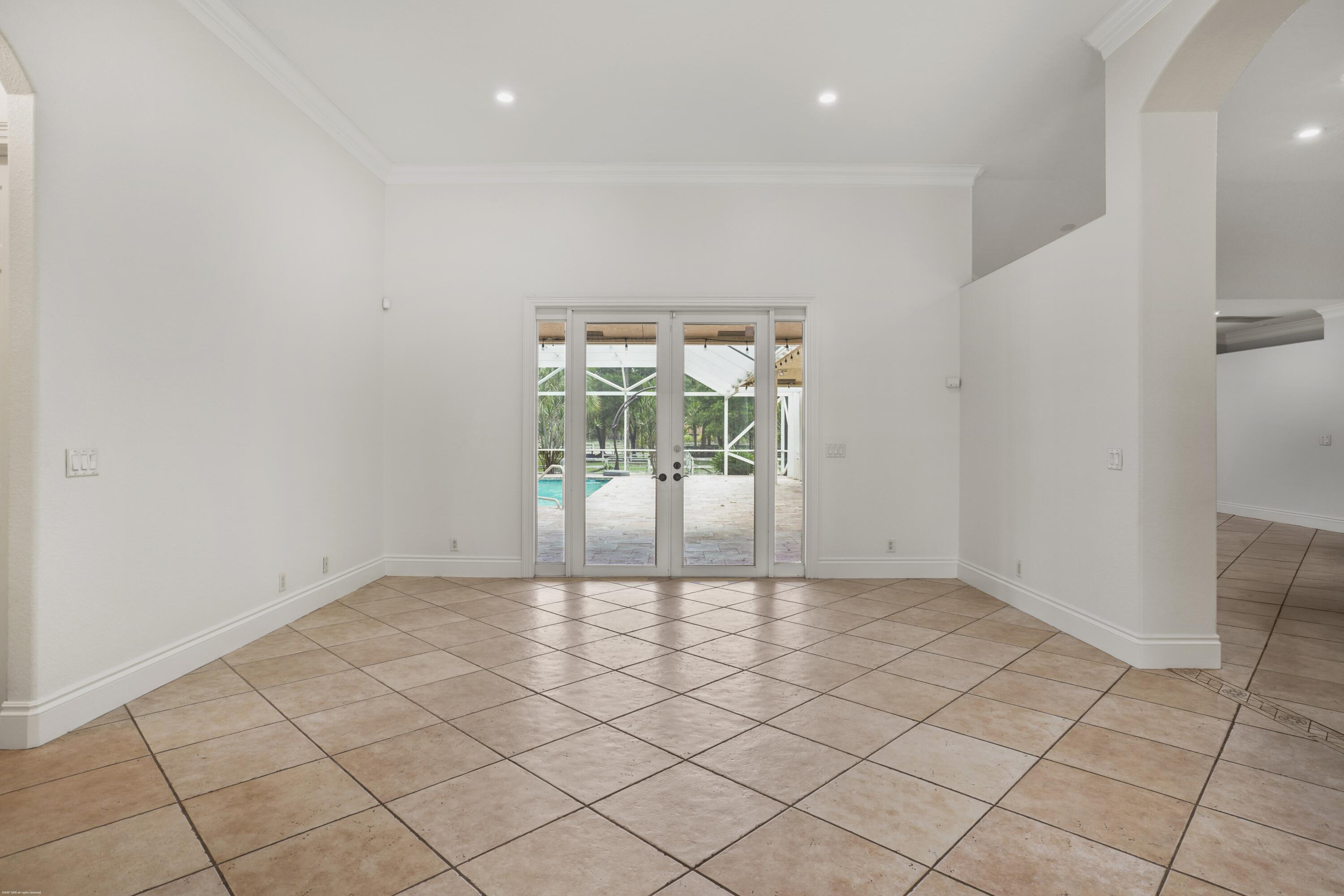 2560 Buck Ridge Trail