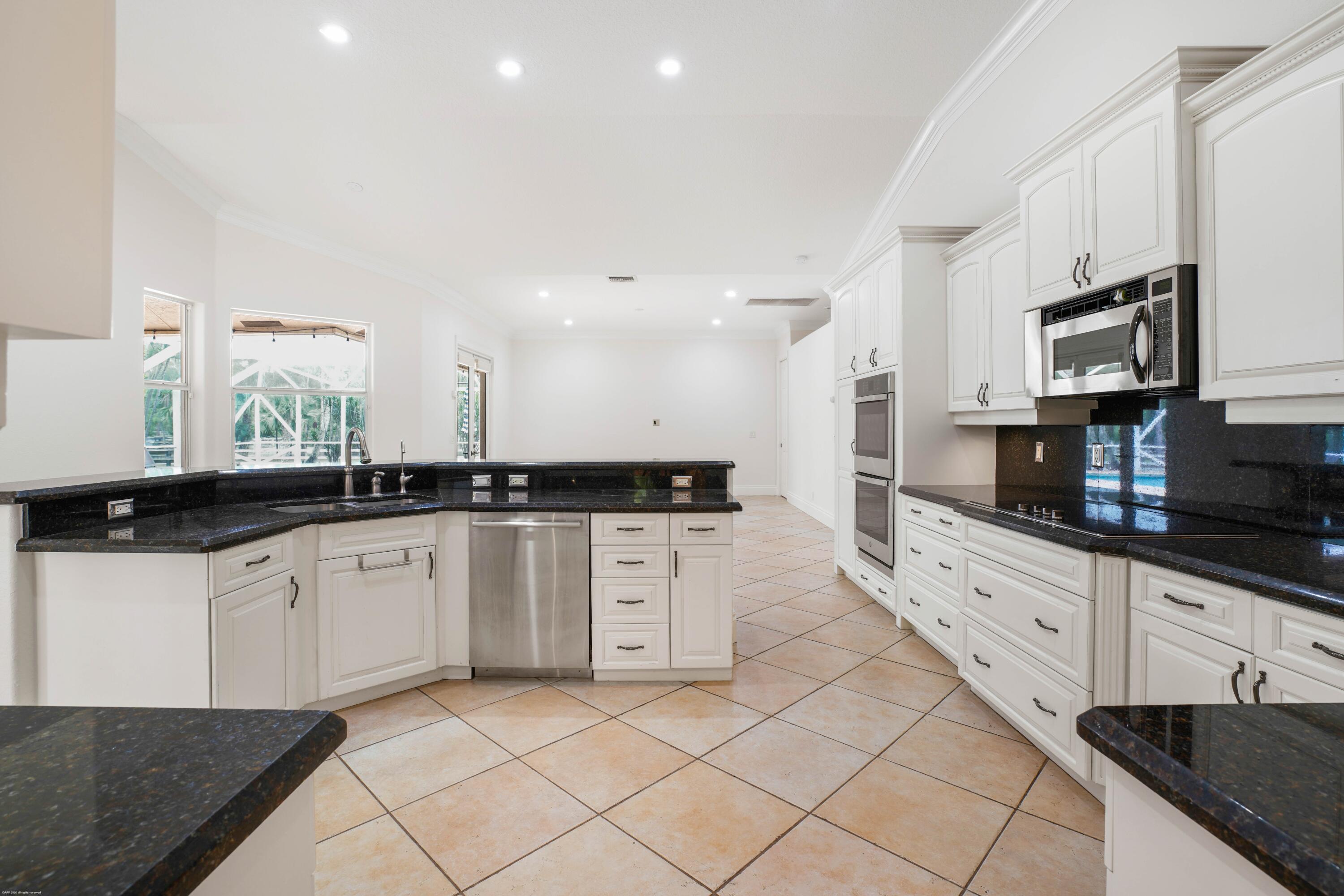 2560 Buck Ridge Trail