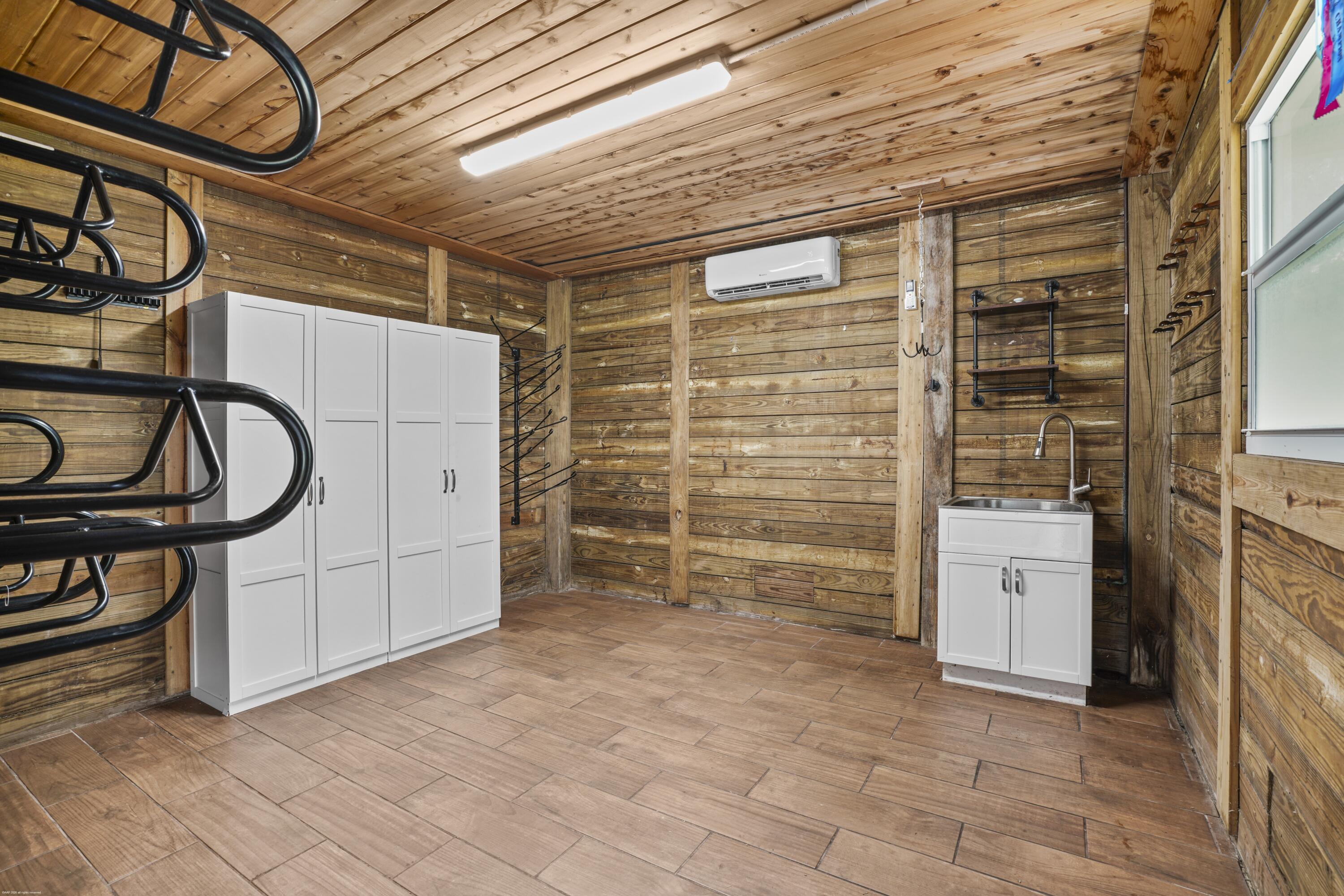 2560 Buck Ridge Trail