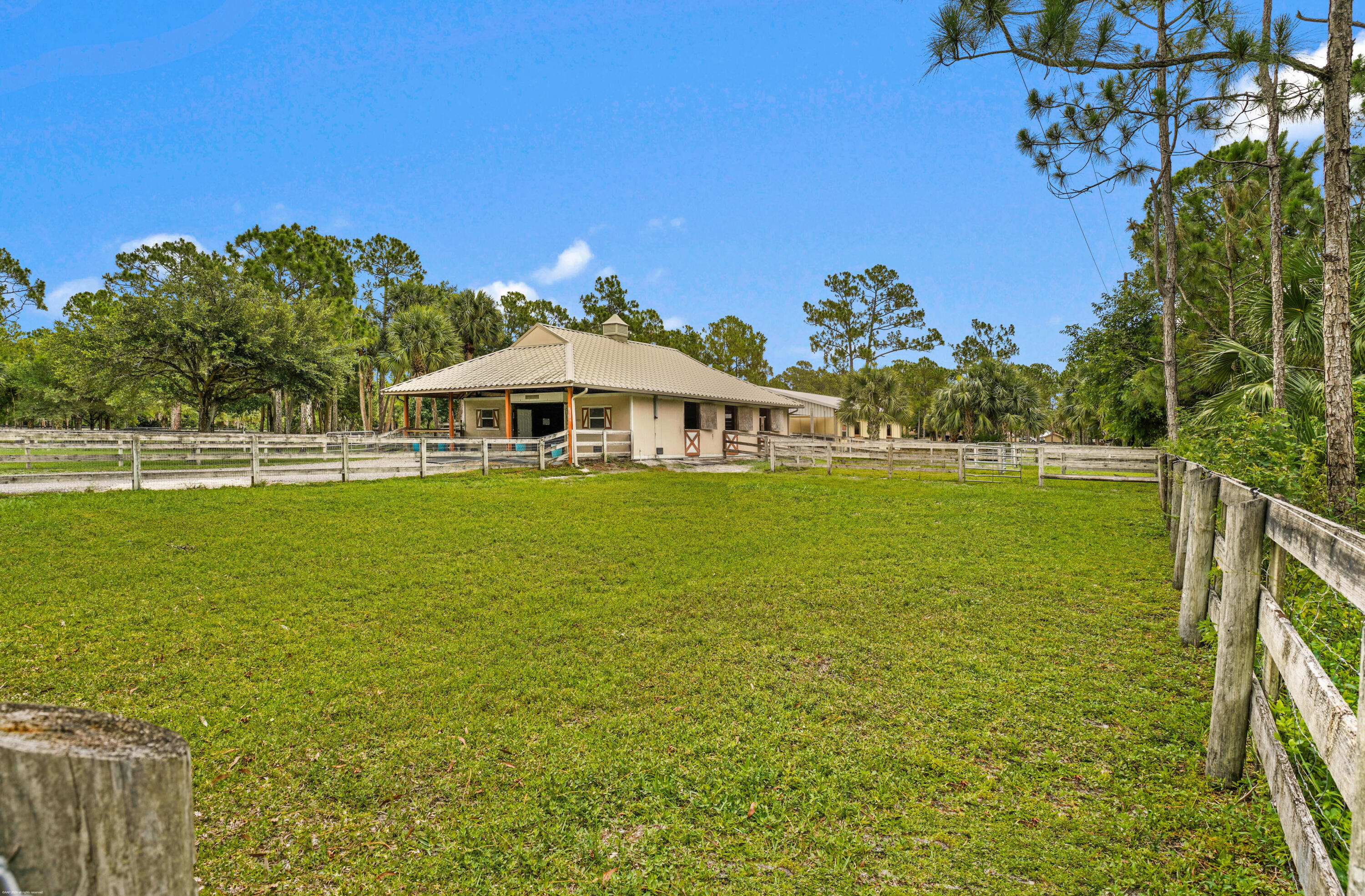 2560 Buck Ridge Trail