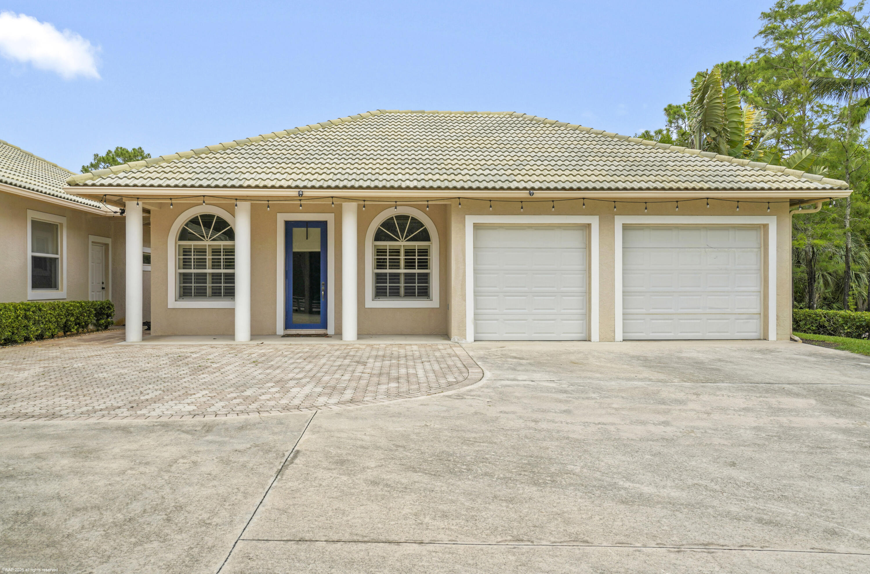 2560 Buck Ridge Trail