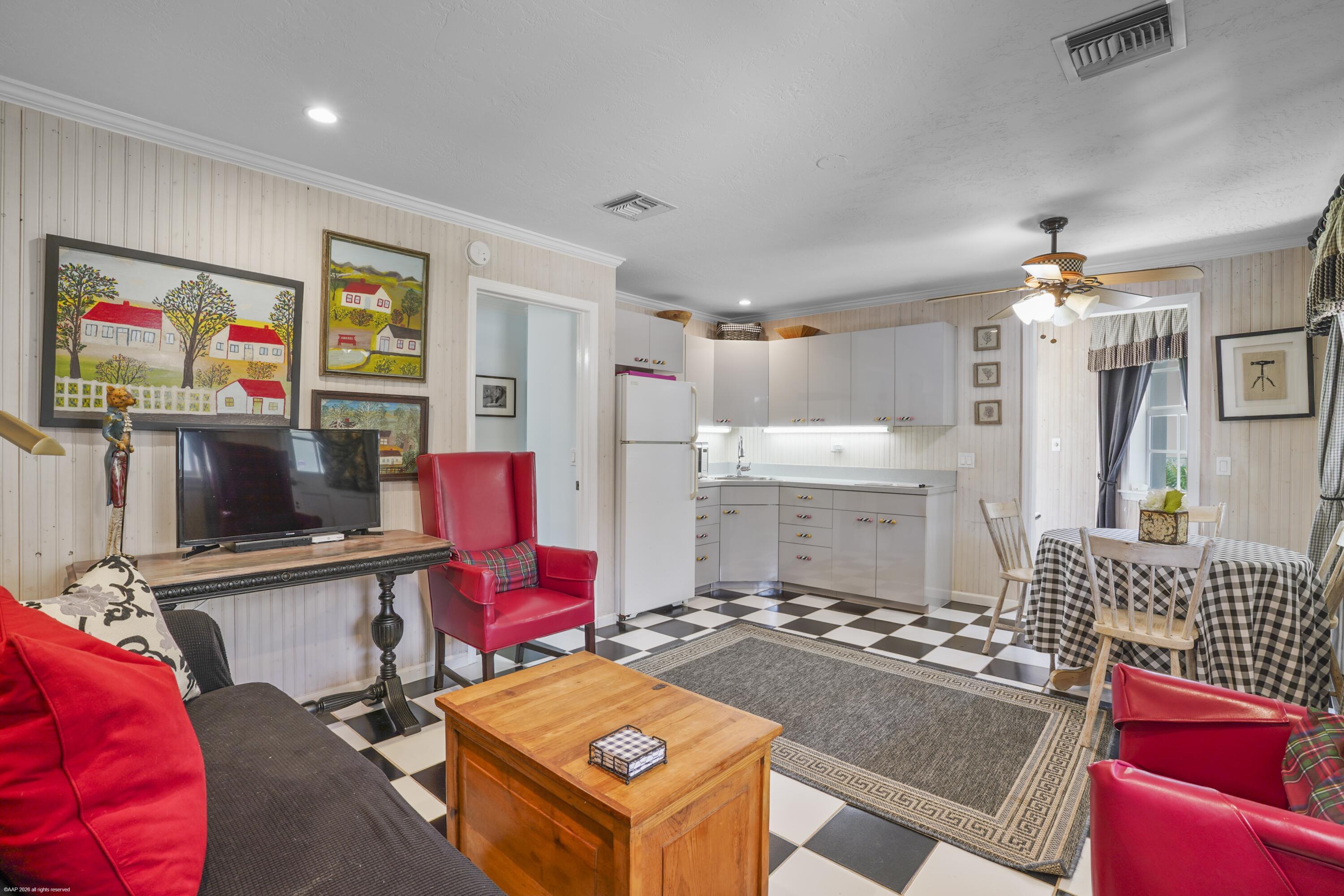 2740 Buck Ridge Trail