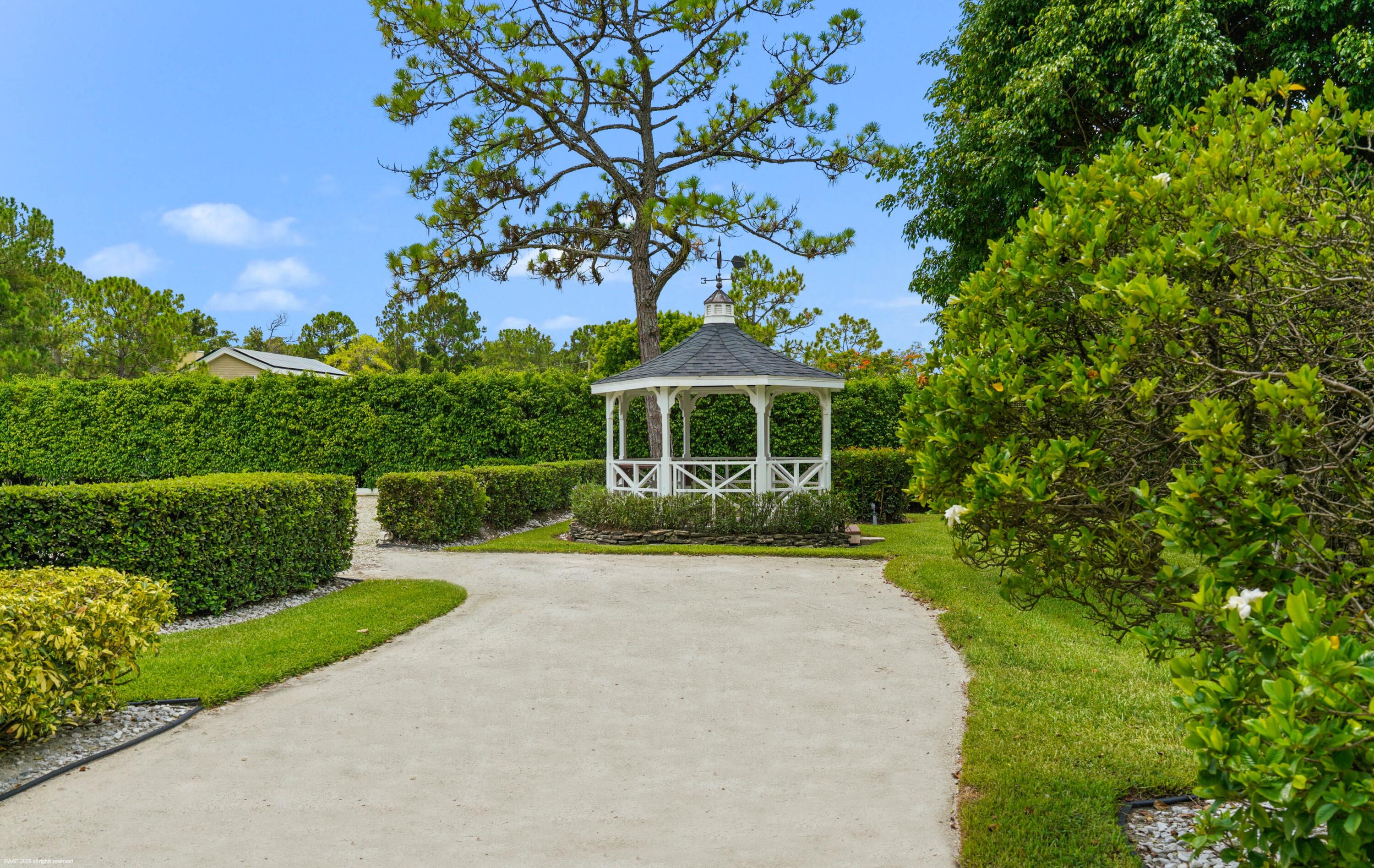 2740 Buck Ridge Trail