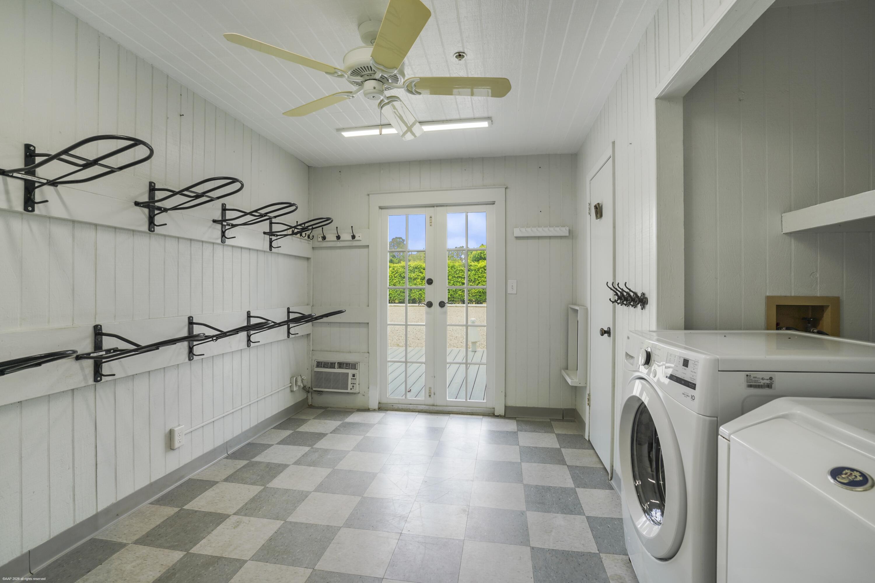 2740 Buck Ridge Trail