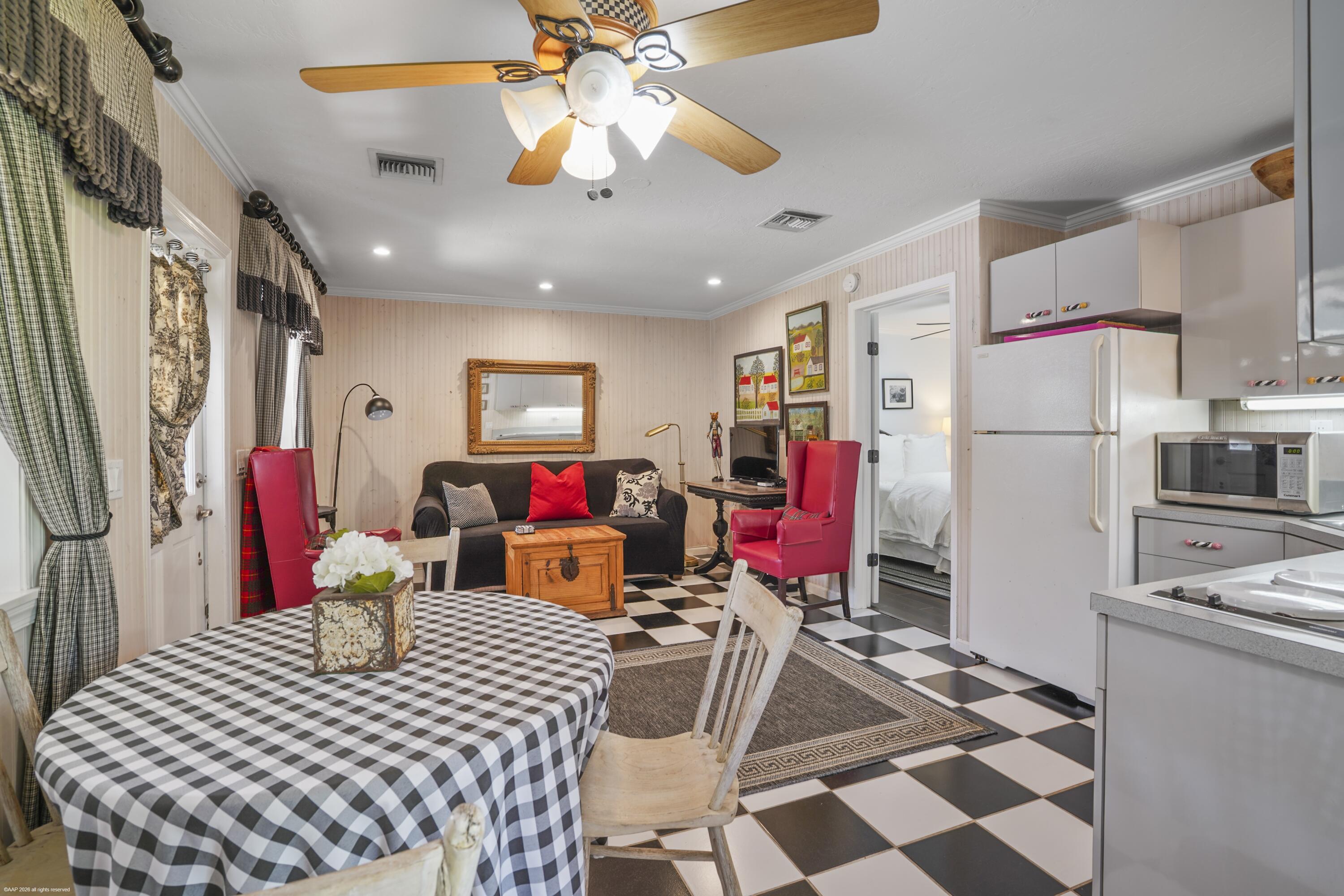 2740 Buck Ridge Trail