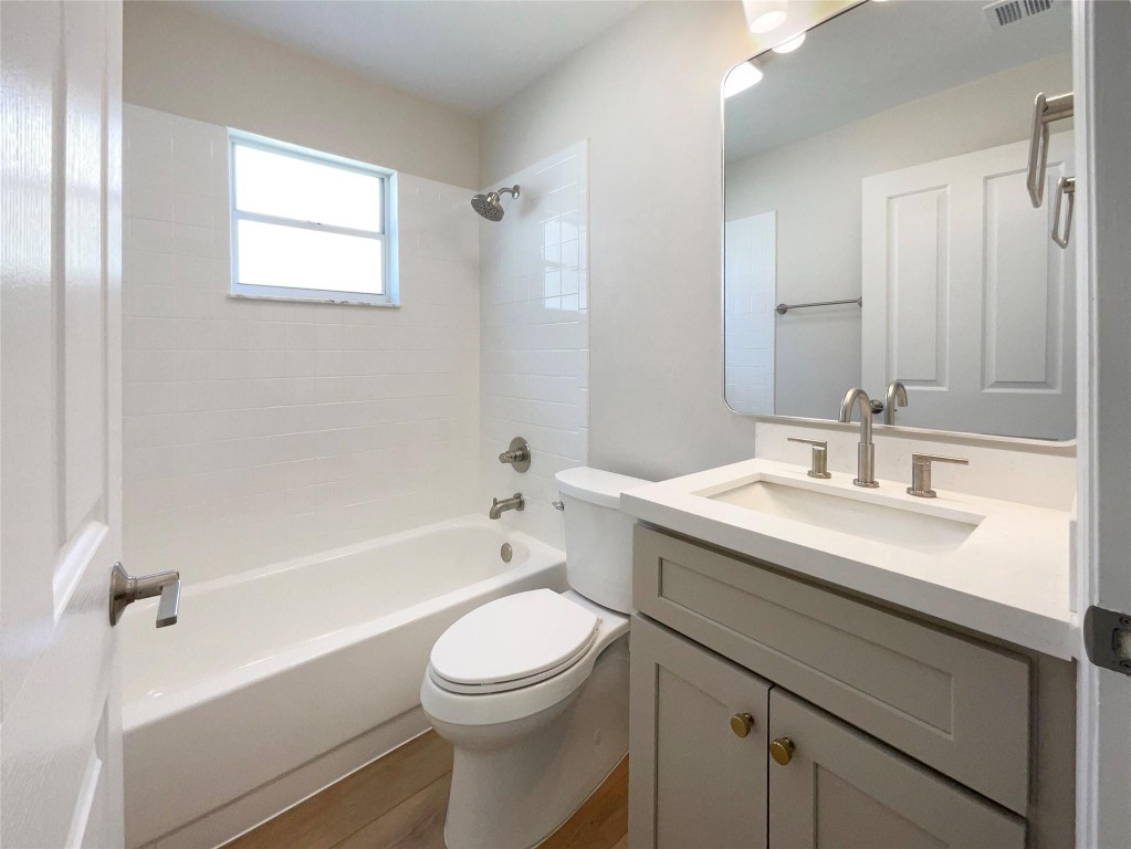 12785 Meadowbreeze Dr