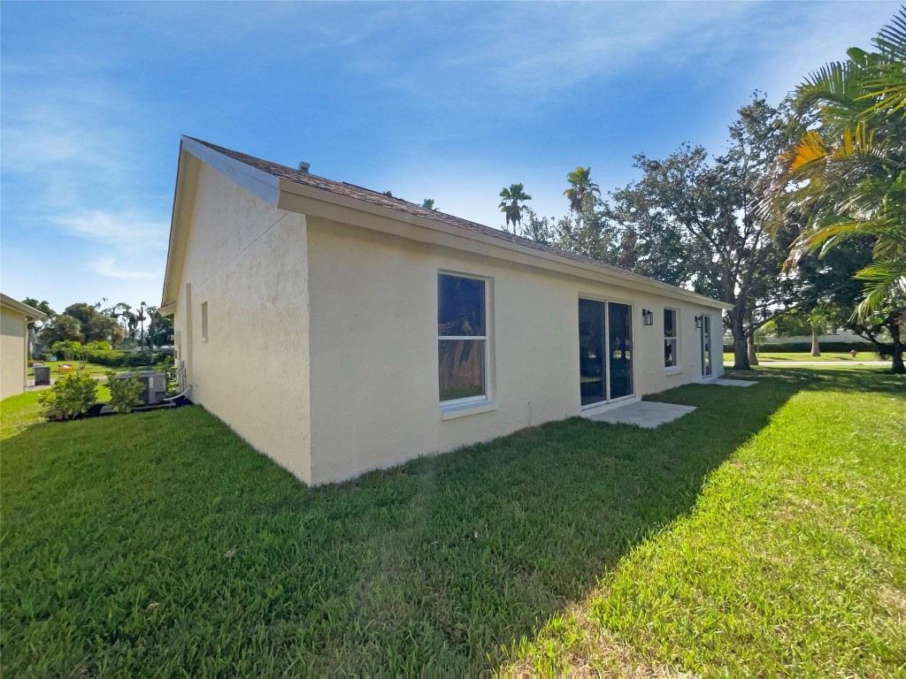 12785 Meadowbreeze Dr