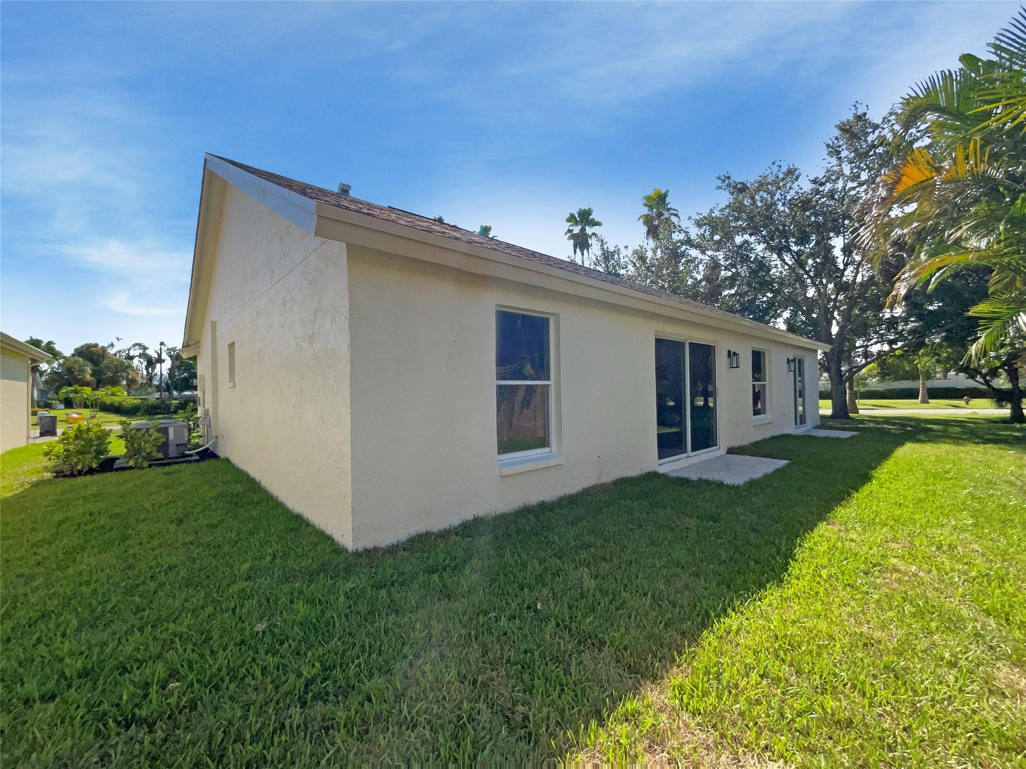12785 Meadowbreeze Dr
