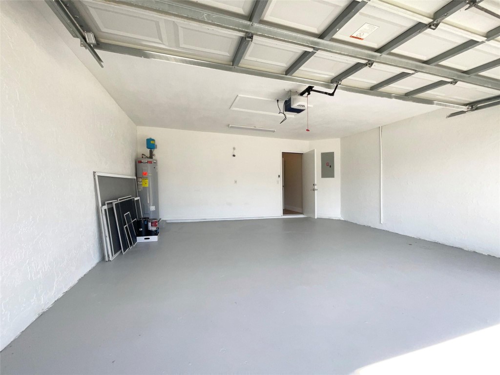 12785 Meadowbreeze Dr