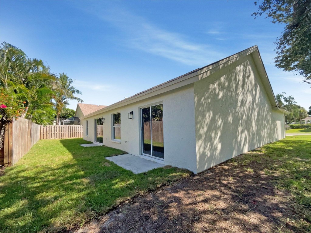 12785 Meadowbreeze Dr