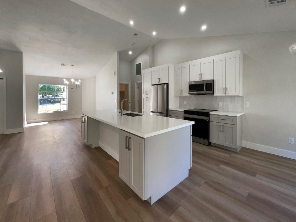 12785 Meadowbreeze Dr