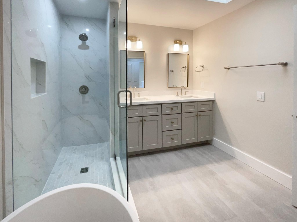 12785 Meadowbreeze Dr