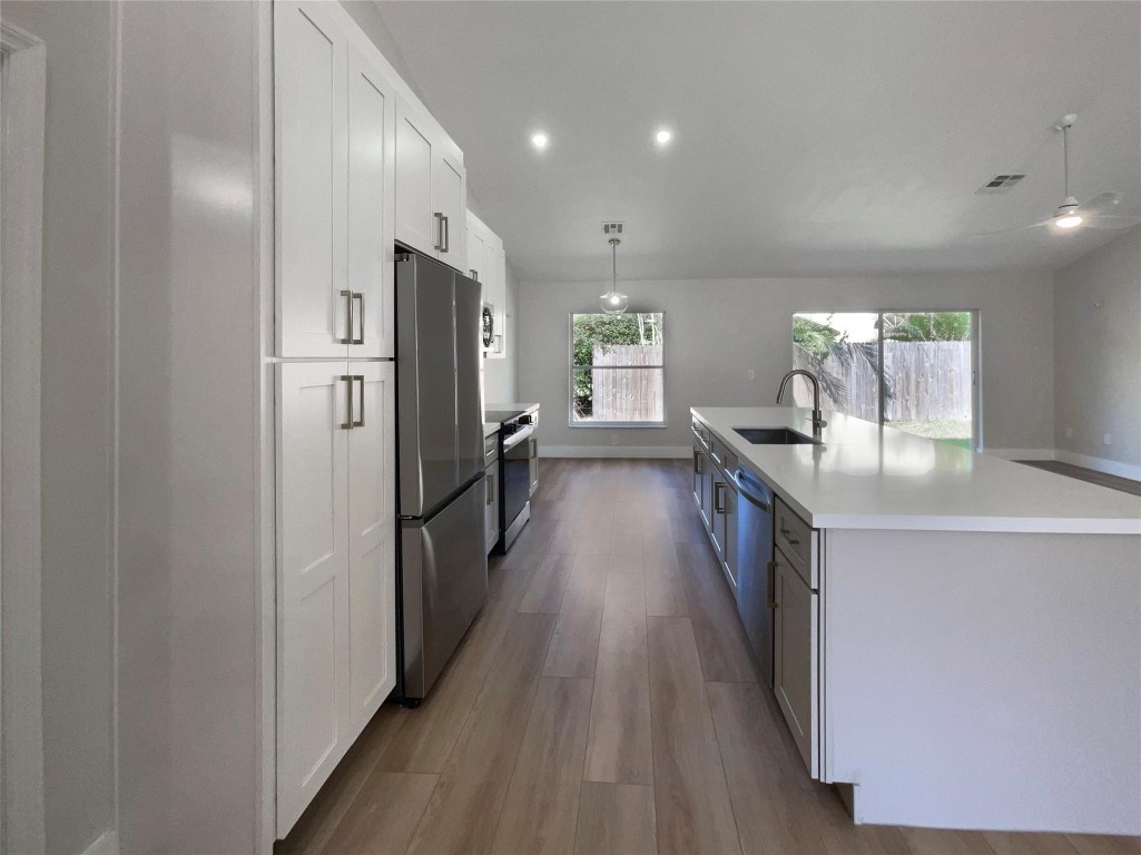 12785 Meadowbreeze Dr